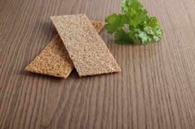 çavdar cpispbread bir ahşap zemin üzerine