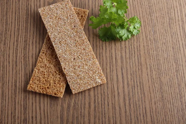 çavdar cpispbread bir ahşap zemin üzerine