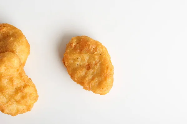 Nuggets Κοτόπουλο Βαθιά Τηγανητό Λευκό Φόντο — Φωτογραφία Αρχείου