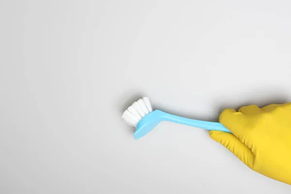 Yellow Glove Blue Brush — Stock Photo, Image