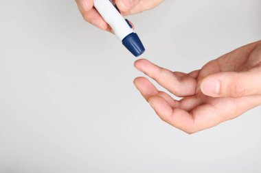 kan glikoz metre açık renkli