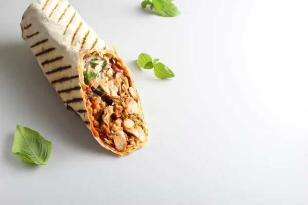 hafif bir arka plan üzerinde shaurma Kebap
