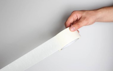 El ve gri arka plan üzerinde bant