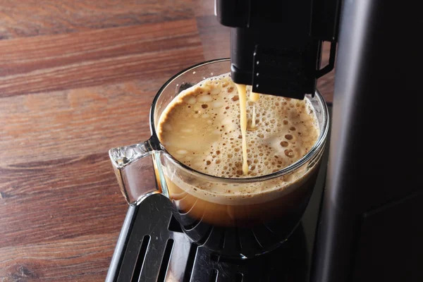 Kaffeeglas Espressomaschine Holz Hintergrund — Stockfoto
