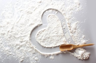 açık renkli kabartma un kalp ruh