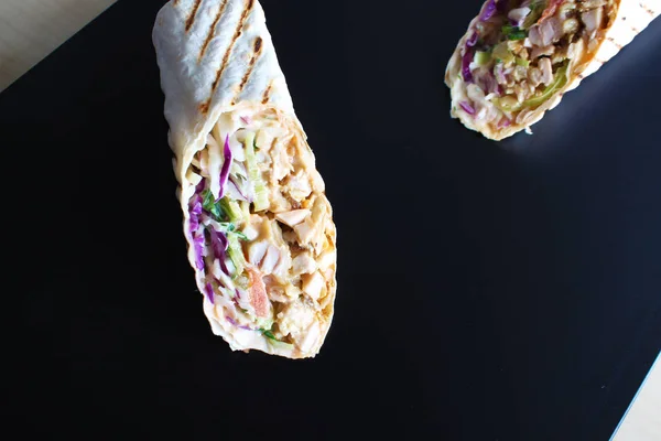 Shawarma Kebab Sur Fond Noir — Photo