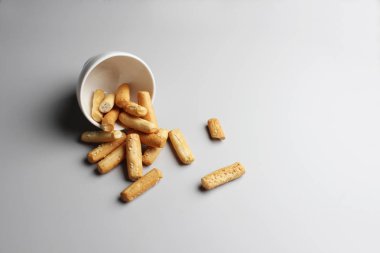 Ekmek çubukları gri arkaplan