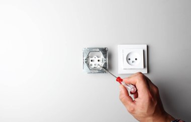 soket onarımı tornavida eli