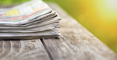 Gazeteler, sabah haber kavramı - boş ile web banner alanı Kopyala 