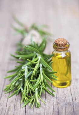 Biberiye yağı şişede. 