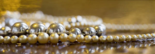 Web banner vánočních nákupů, luxusní dárkový koncept, perly — Stock fotografie
