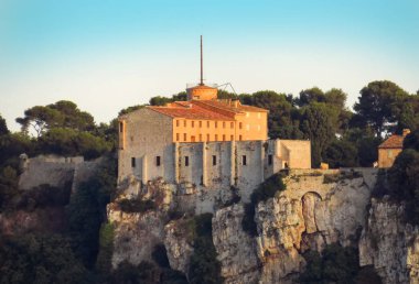 Fort Royal Sainte-Marguerite adadaki en büyük Lerins Adaları, Fransız Riviera Cannes şehir kıyıdan uzakta yaklaşık yarım mil.