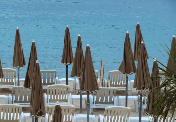 Beżowy Parasole Plaży Mieście Cannes Południe Francji — Zdjęcie stockowe