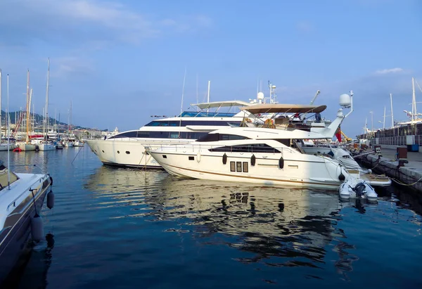 Luksusowy Jacht Zakotwiczony Porcie Pierre Canto Boulevard Croisette Cannes Francja — Zdjęcie stockowe