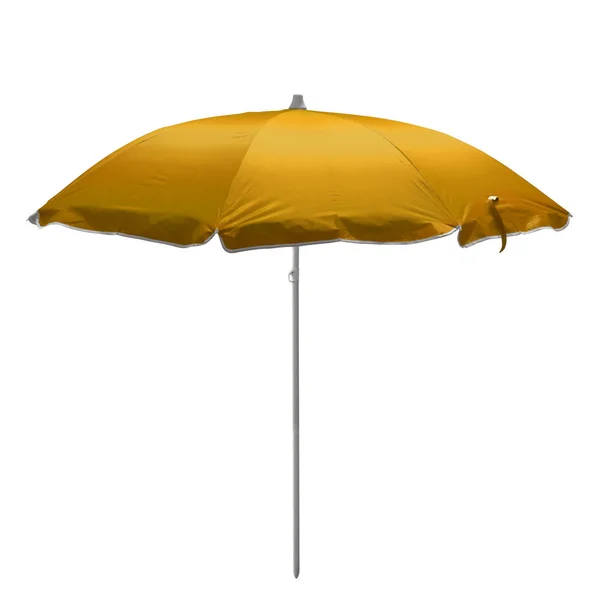 黄色的沙滩伞上白色孤立 剪切路径包括 — 图库照片