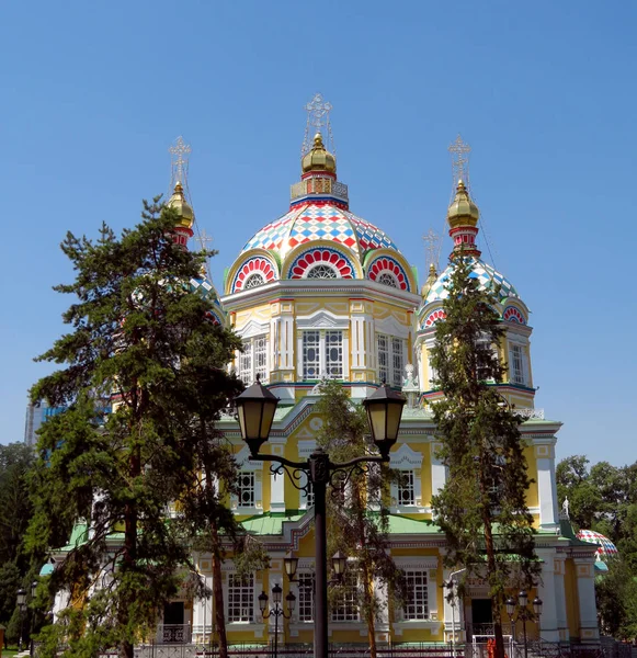 Алмати - Вознесенський собор — стокове фото