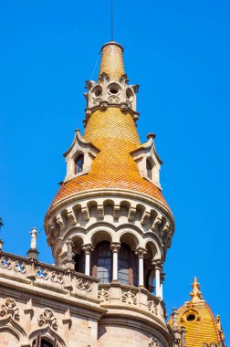 Davalar Antoni Rocamora. Bina Bassegoda kardeşler tarafından 1917 yılında Passeig de Gracia, Barcelona, İspanya 'da inşa edilmiştir.