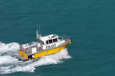 Hızlı pilot teknede ders