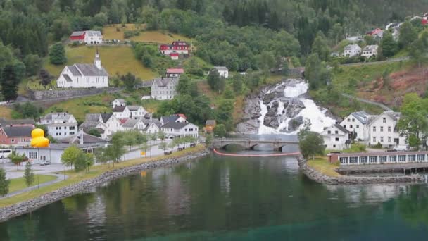 Water Havengebied Nederzetting Watervallen Hellesylt Noorwegen — Stockvideo