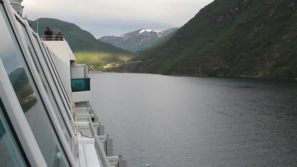Raad Van Cruise Liner Fjord Hellesylt Geyranger Noorwegen — Stockvideo