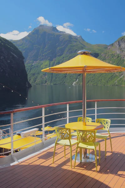 Güverte Cruise Liner Fiyort Geiranger Norveç — Stok fotoğraf