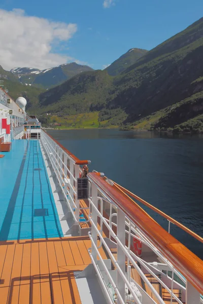 Laufdeck Eines Kreuzfahrtschiffes Fjord Geiranger Norwegen — Stockfoto
