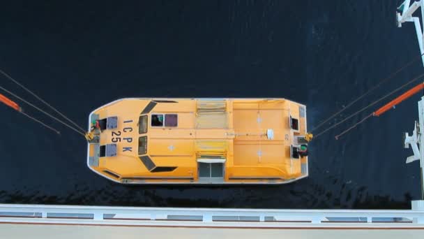 Levantamiento Barco Salvamento Crucero Geiranger Stranda Noruega — Vídeos de Stock