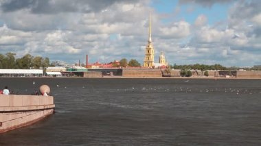 Dolgu, nehir ve kale. St. Petersburg, Rusya Federasyonu