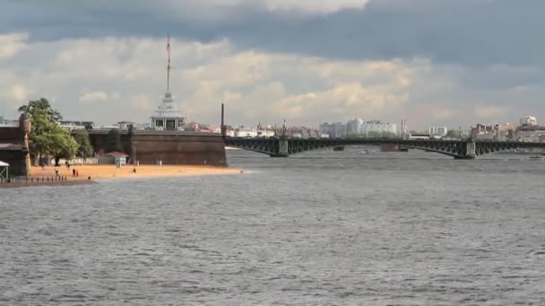 Fluss Festung Und Brücke Petersburg Russland — Stockvideo