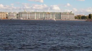 Neva Nehri ve Palace setin. St. Petersburg, Rusya Federasyonu
