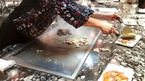 Cucini Dietro Lavoro Tepanyaki Ristorante Civitavecchia Italia — Video Stock