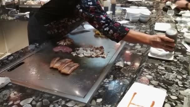 Tepanyaki Restaurang Koka Bakom Arbetet Civitavecchia Italien — Stockvideo