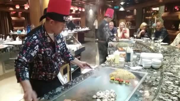 Civitavecchia Italia Ottobre 2018 Spettacolo Culinario Ristorante Tepanyaki — Video Stock