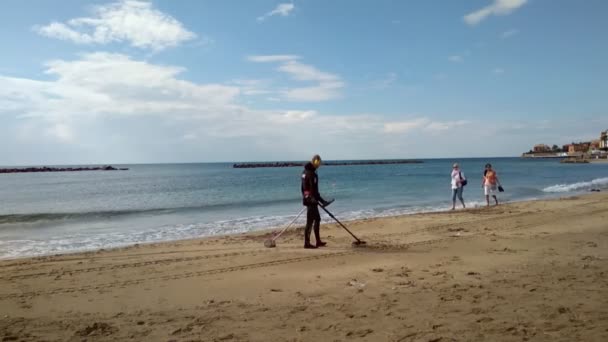 意大利圣马里内拉 2018年10月05日 在海滩上坠落 — 图库视频影像