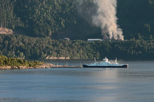 Ferry Costa Fiorde Sykkylven Ferjekai Noruega — Fotografia de Stock