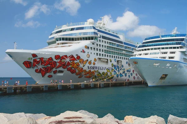 George Grenada Nov 2017 Cruise Liners Moored Pier — Stock Photo, Image