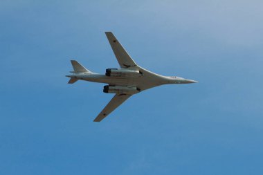 Kazan, Rusya - 10 Ağustos 2018: Tu-160 uçak uçuş