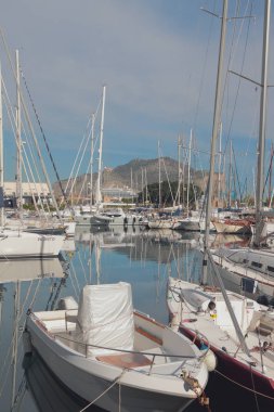 Palermo, Sicilya, İtalya - 04 Ekim 2018: Körfez La Cala Yatlar Park