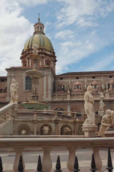 Fontanna Kościół Piazza Pretoria Palermo Sycylia Włochy — Zdjęcie stockowe