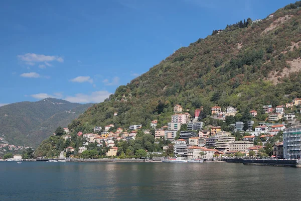 Miasto Wybrzeżu Jeziora Górach Como Włochy — Zdjęcie stockowe