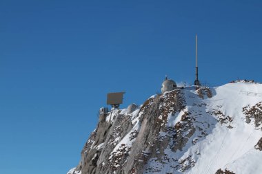 Dağlarda radar ve meteoroloji istasyonu. Pilatus, Lucerne, İsviçre