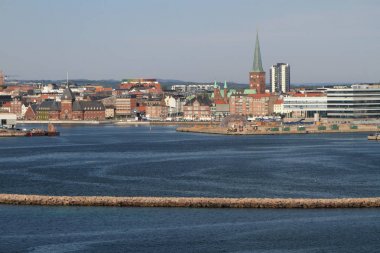 Deniz körfezi ve şehir. Aarhus, Jutland, Danimarka