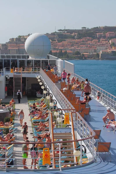 Portoferraio Isla Elba Italia Julio 2019 Solares Cubiertas Crucero Estacionamiento —  Fotos de Stock