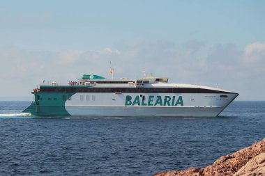Ibiza, İspanya - 03 Temmuz 2019: Yüksek hızlı feribot