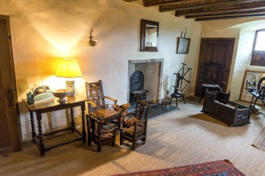 Eski bir bebek beşiği bir katta, Crathes Kalesi, Aberdeenshire, İskoçya ile odalar iç birini