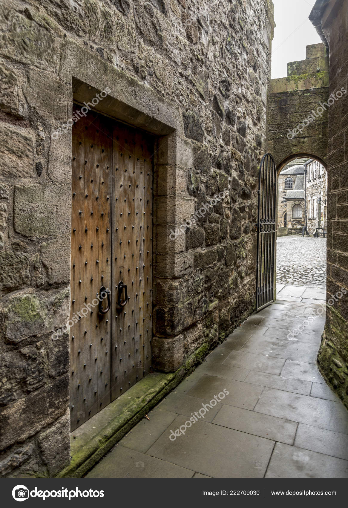 Narrow Path Stirling Castle While Exploring Tour Scotland