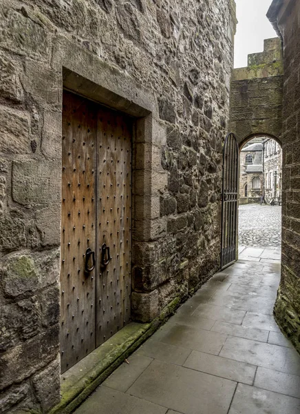 Вузький Шлях Всередині Stirling Castle Вивчаючи Його Під Час Гастролей — стокове фото