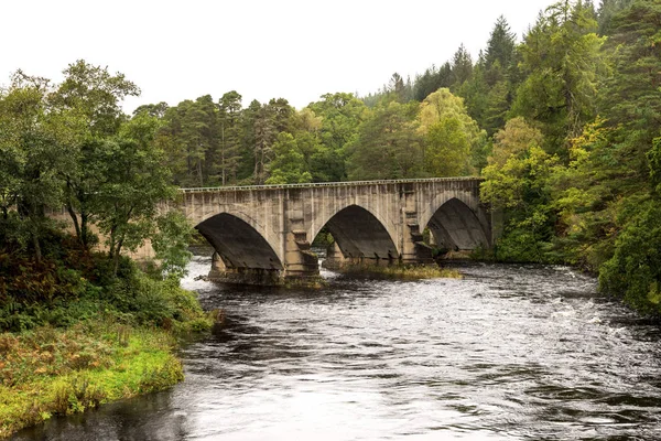 Puente Sobre Río Oich Junto Puente Oscilante Histórico Puente Oich — Foto de Stock