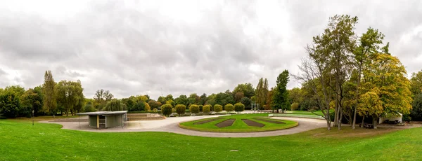 Panoramic View Battersea Park Tea Terrace Kiosk Public Toilets London — Stock Photo, Image