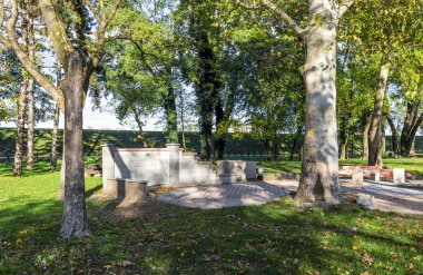 Bundek şehir parkındaki Paved dinlenme alanı, Zagreb, Hırvatistan